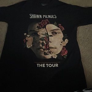Medium, black, 100% cotton, 2019 shawn mendes tour shirt.
